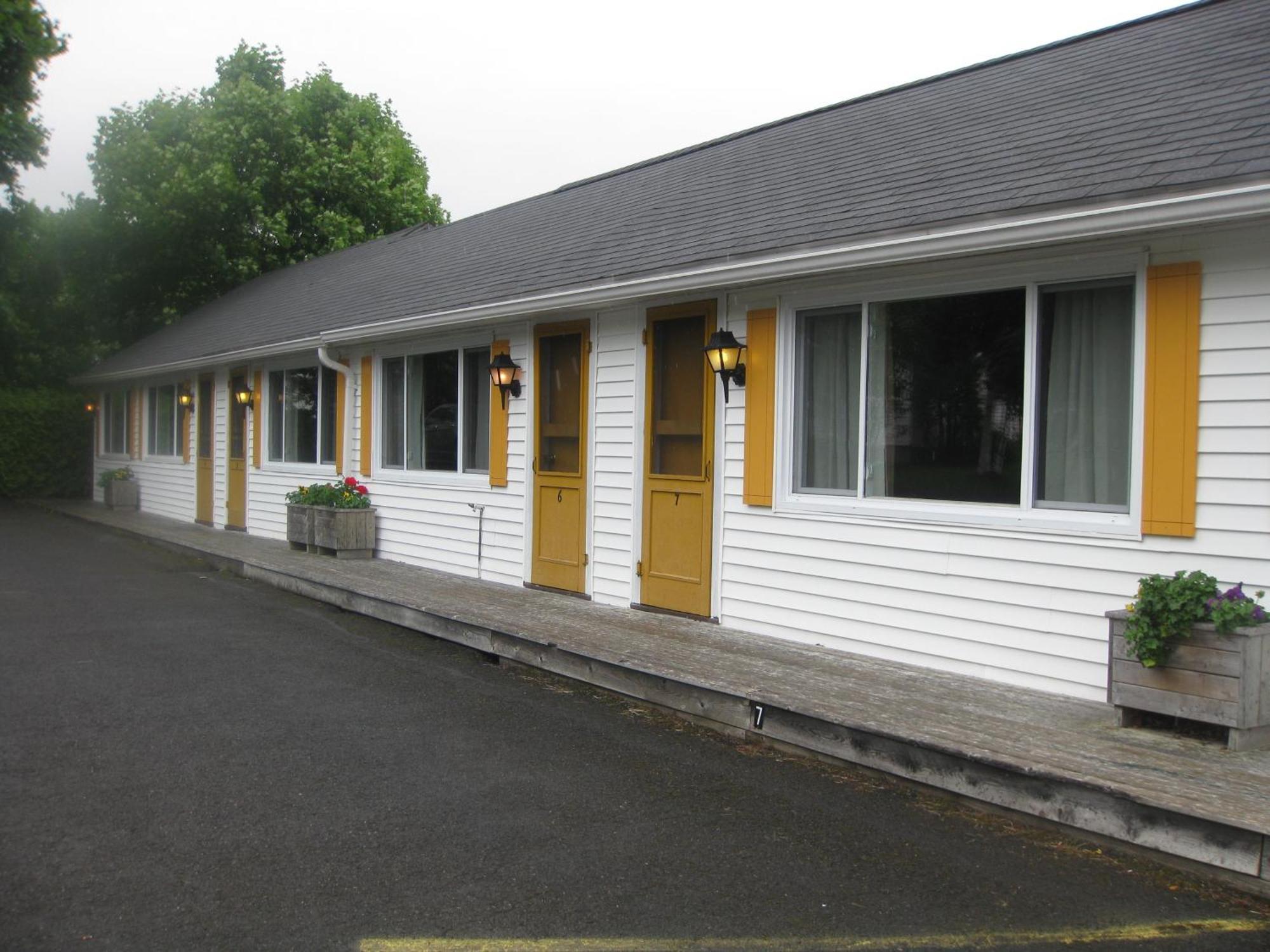 Picket Fence Motel St. Andrews By The Sea Bagian luar foto
