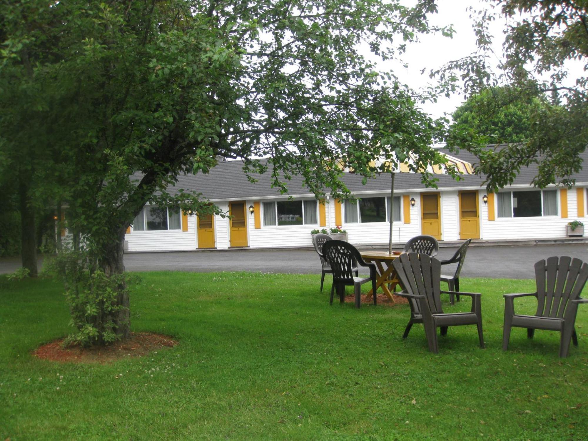 Picket Fence Motel St. Andrews By The Sea Bagian luar foto