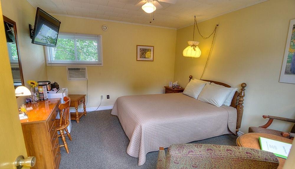 Picket Fence Motel St. Andrews By The Sea Bagian luar foto