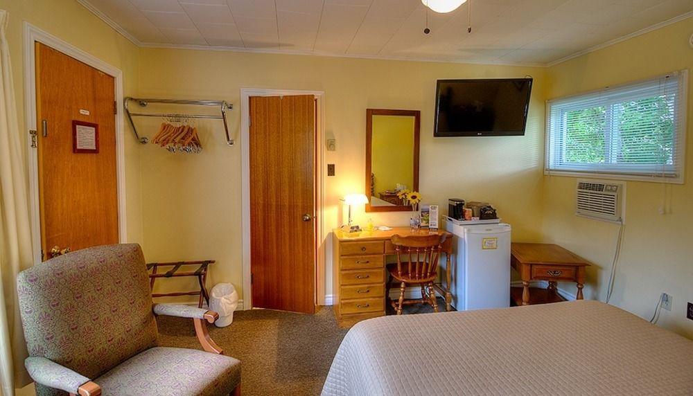 Picket Fence Motel St. Andrews By The Sea Bagian luar foto